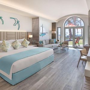 Beachfront Terrace Junior Suite